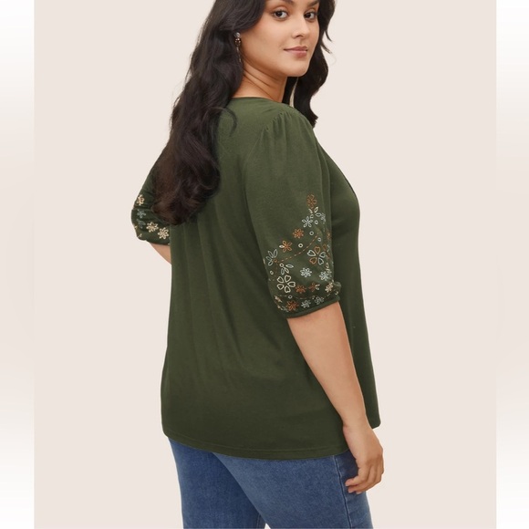 BloomChic Plus Size XL Floral Embroidered Crew Neck Puff Sleeve T-shirt us14-16 - Picture 2 of 5